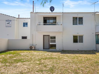 2 / 15 Corvus Place, Rockingham