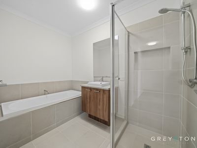 18 Blade Circuit, Fraser Rise