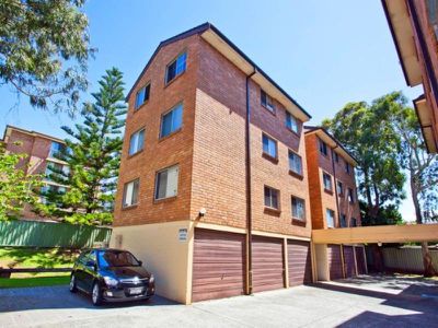 6 / 14A Bourke  St, North Wollongong