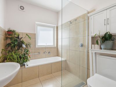 2 / 15 Station Road, Dover