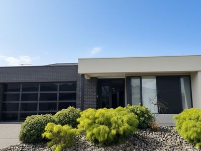 9 Lusitano Street, Taylors Lakes