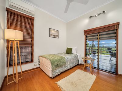 3 Julian Close, Mooroobool