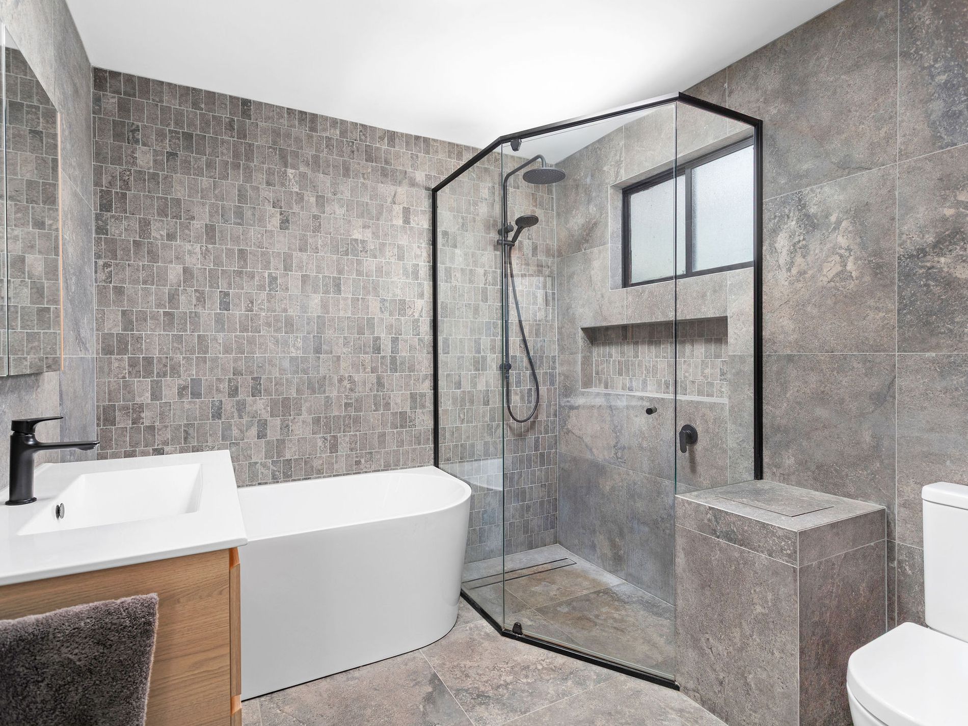 67 The Lakes Way, Forster