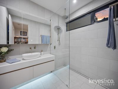 1 / 30 Mariners Drive, Townsville City