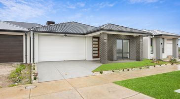 45 Shearjoy Loop, Clyde North