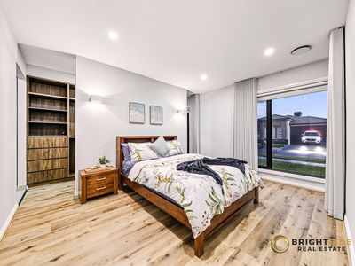 4 Chivers Crescent, Officer