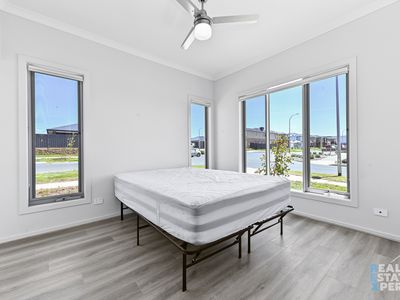 2 Salvia Way, Clyde North