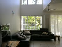 10 Grand Pde, Kawana Island