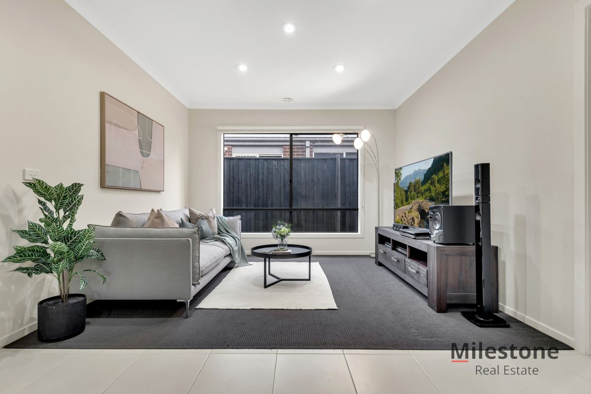 6 Galileo Way, Cranbourne West