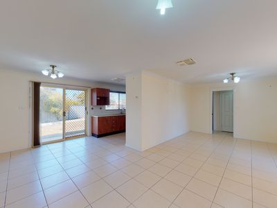 105 Oak Crescent, Narromine