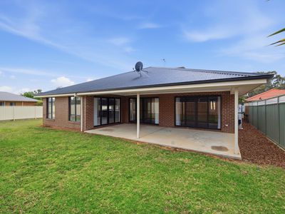 24 Silver Wattle Drive, Wangaratta