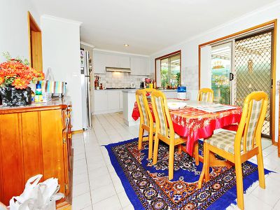 2 / 69 Bartlett Crescent, Hoppers Crossing