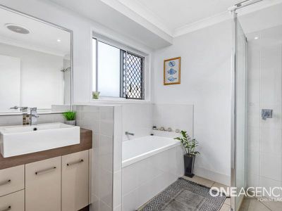8 St Marys Cl, Doolandella