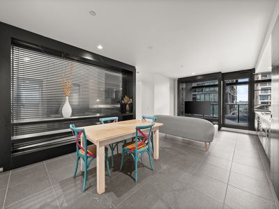 1606 / 12 Claremont Street, South Yarra