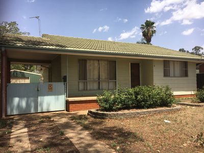 8 Newcombe Court, Dubbo