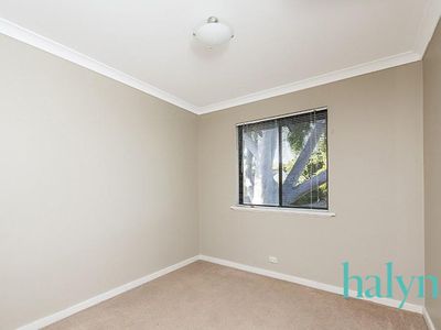 3 / 8 Lawrence Street, Como