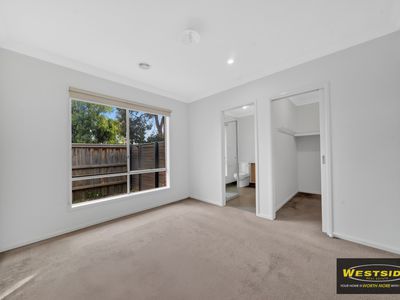 15 Lacebark Lane, Aintree