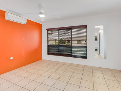 8 / 49 English Street, Manunda