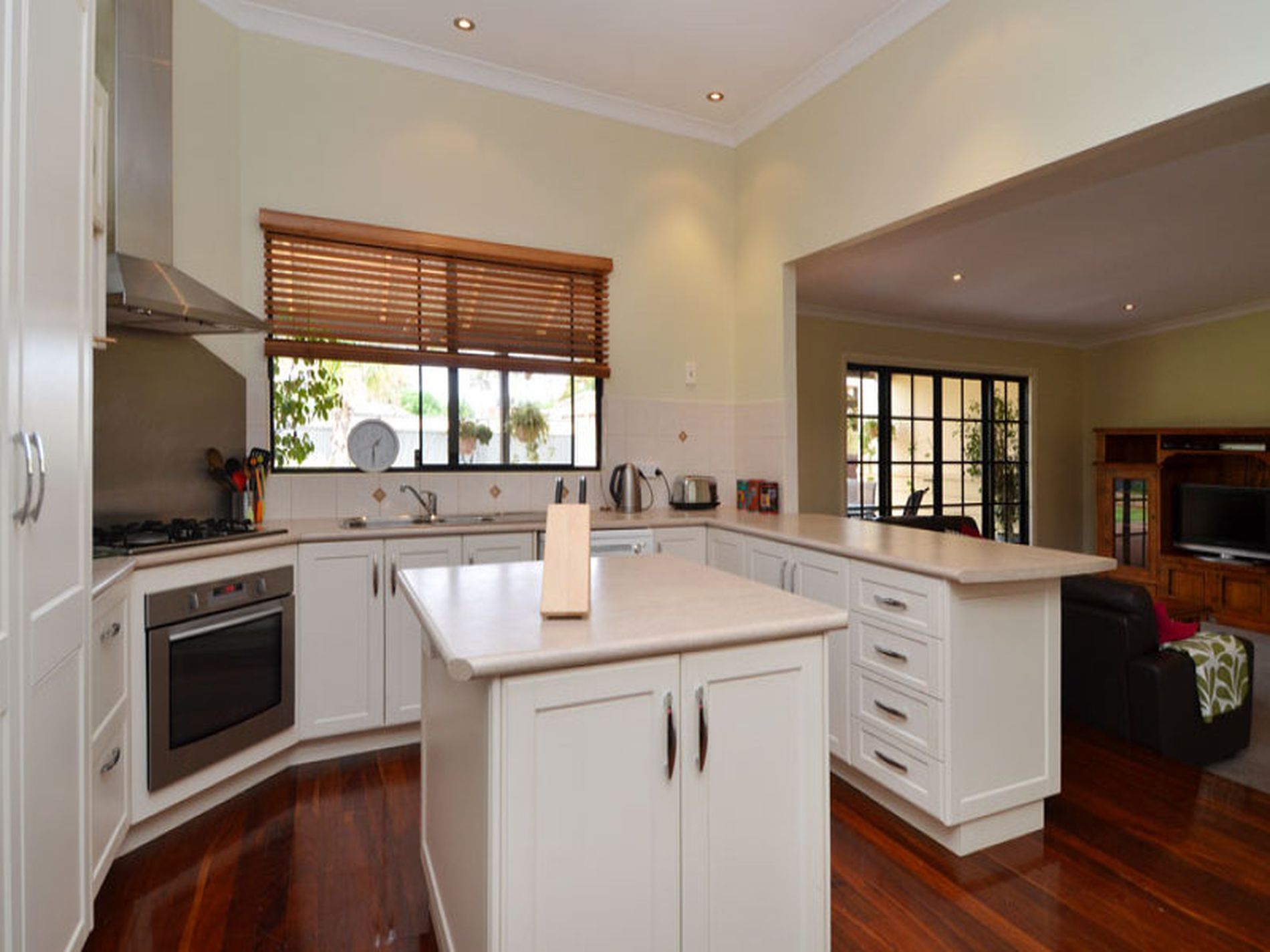 101 Lyall Street, Lamington