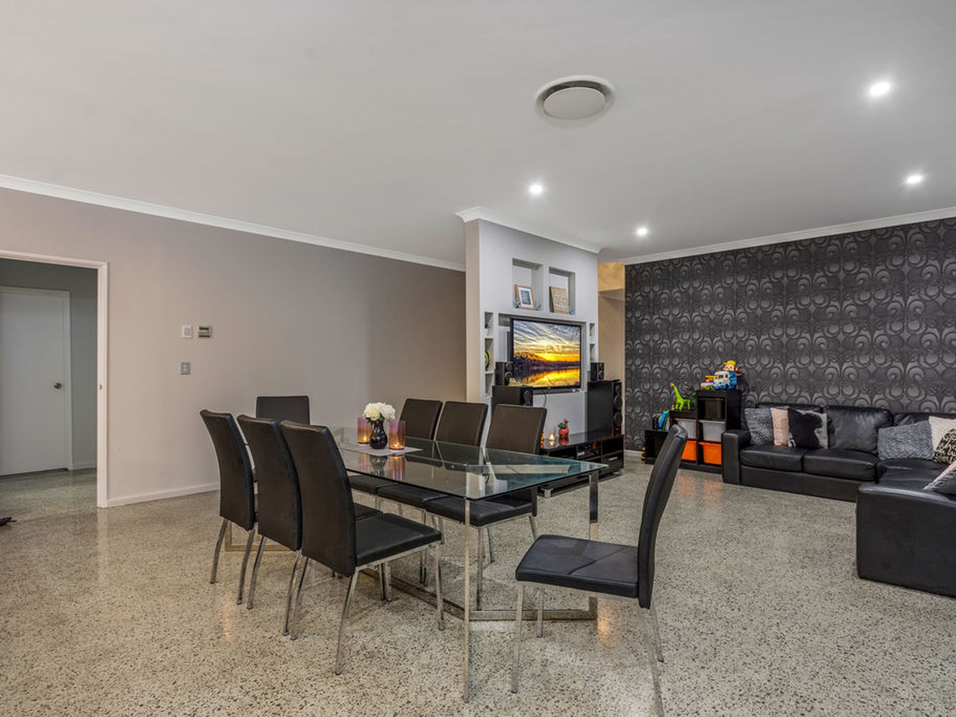 16 Tinsel Street, Yanchep