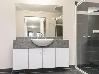 47 Balcombe Drive, Manor Lakes