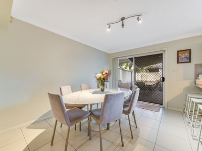 3 / 8 Mint Close, Casula