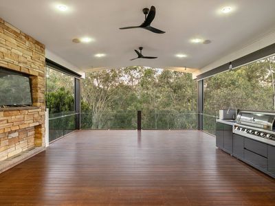 6 Scenery Court, Brookwater