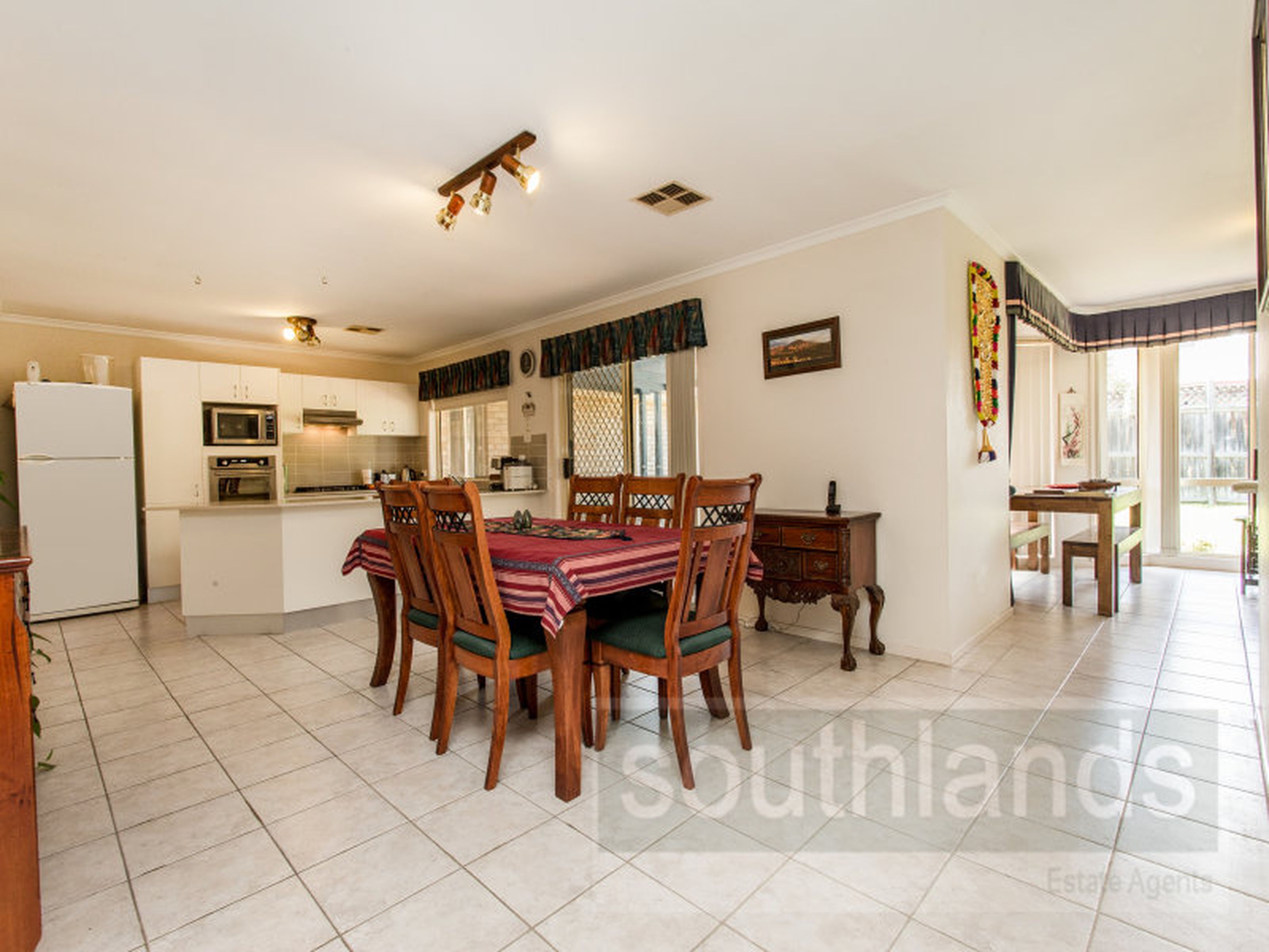 4 Brigadoon Ave, GLENMORE PARK