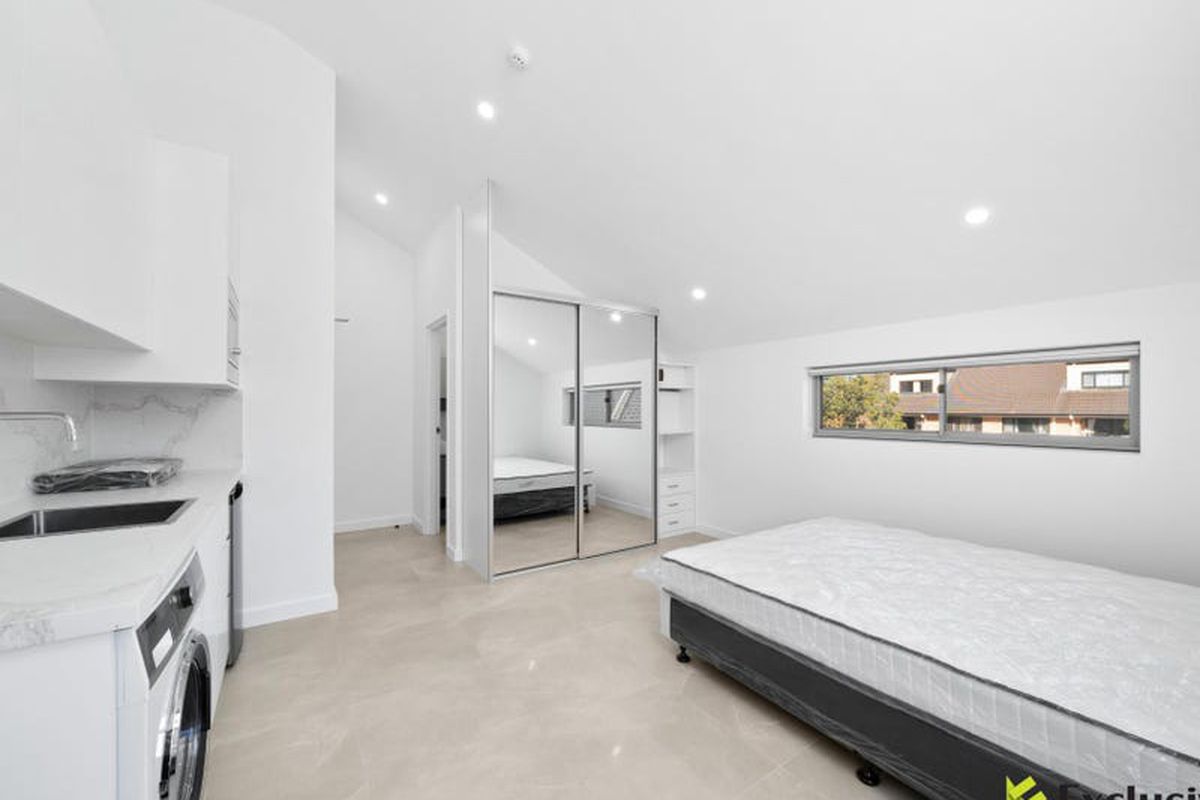 44 Henley Road, Homebush West
