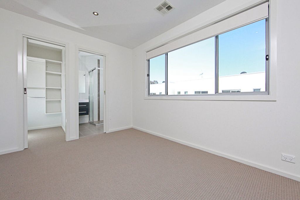 3 / 9 Bisdee Street, Hughes