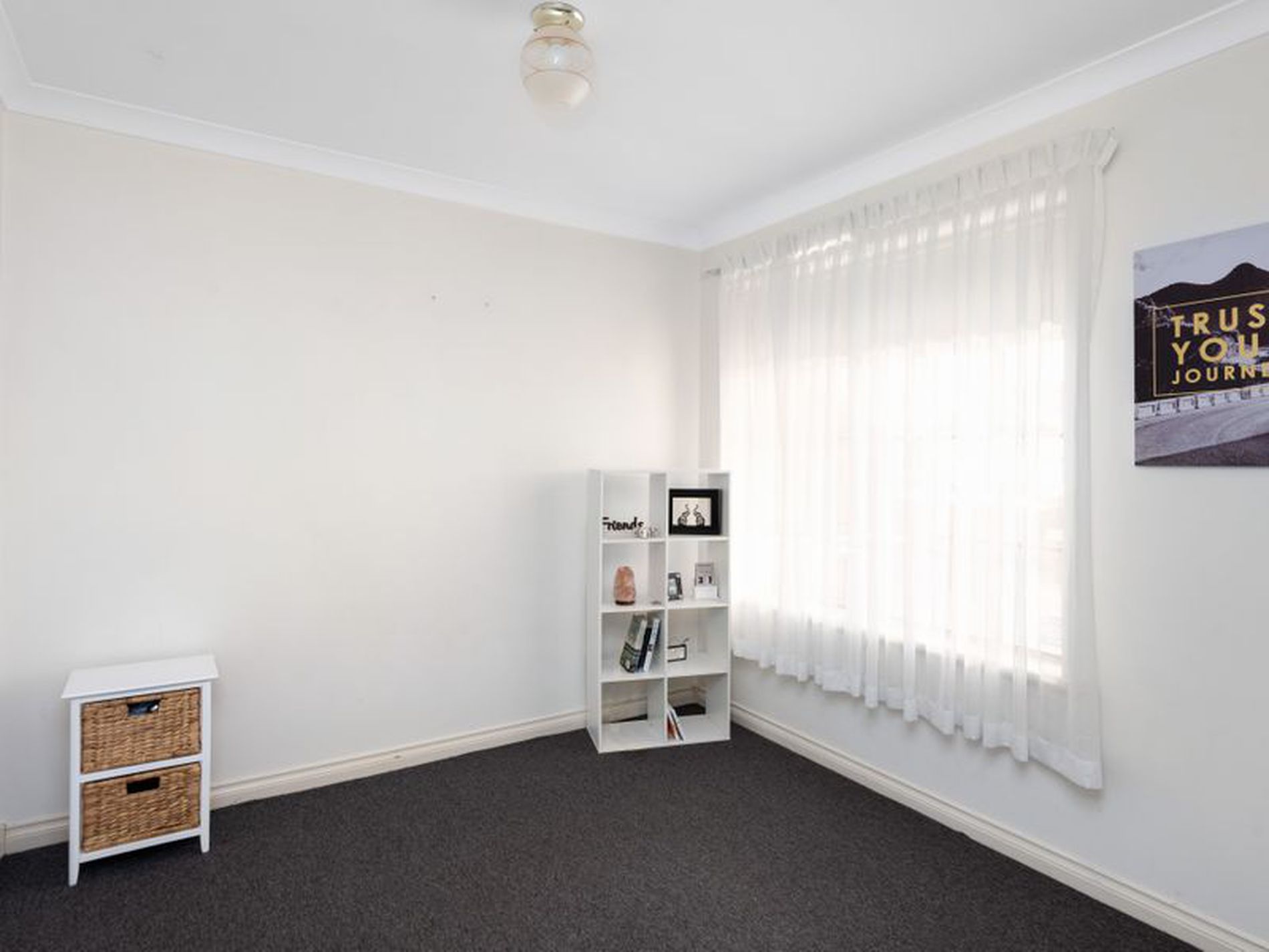 10B Riverina Way, Hannans