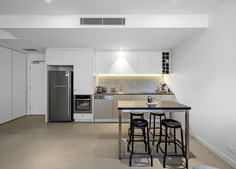 3B / 9 Waterside Place, Docklands