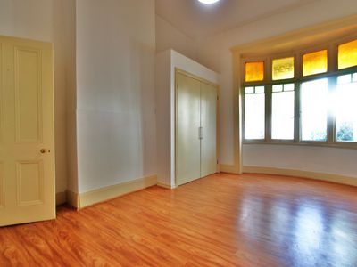 5 Foley Street, Kew