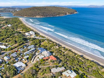 9 Ocean Grove, Carlton