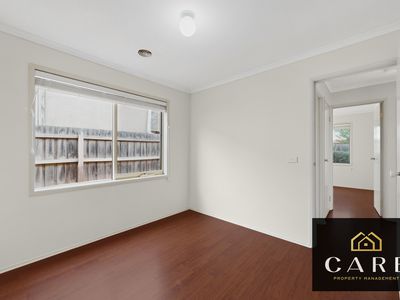 8 Michaelia Close, Cranbourne West