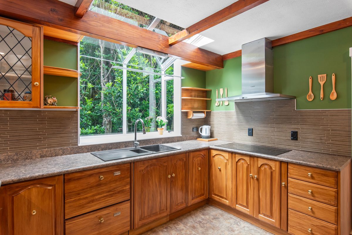 15B Kakariki Grove, Waikanae
