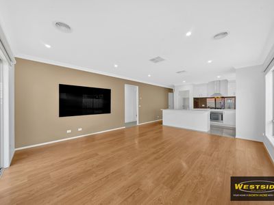 15 Lacebark Lane, Aintree