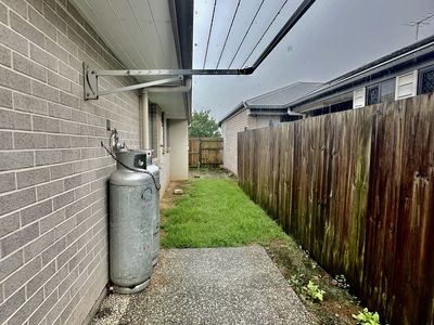 1 / 22 Berry Street, Caboolture South