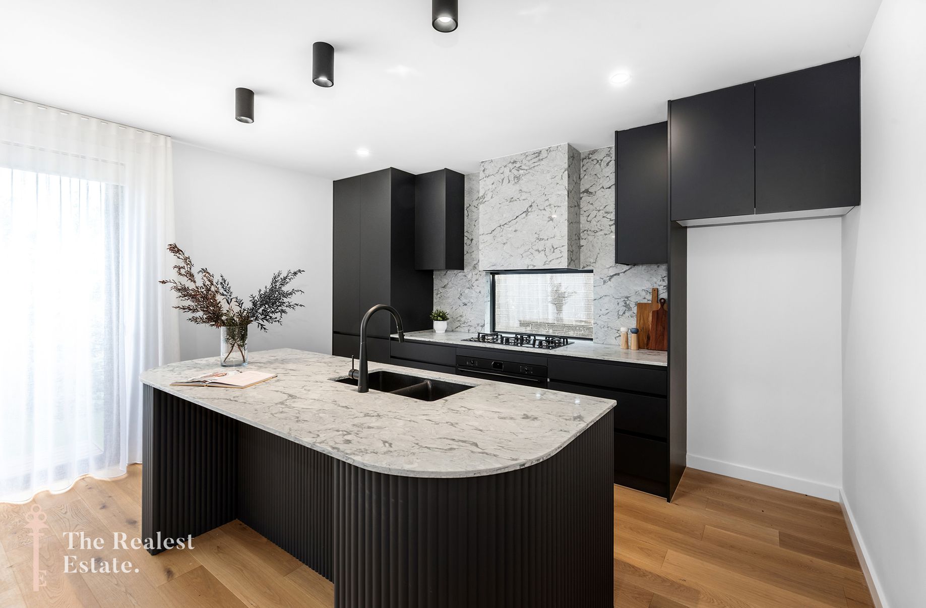 1 / 8 Collings Court, Pascoe Vale, Pascoe Vale - Thumbnail 3
