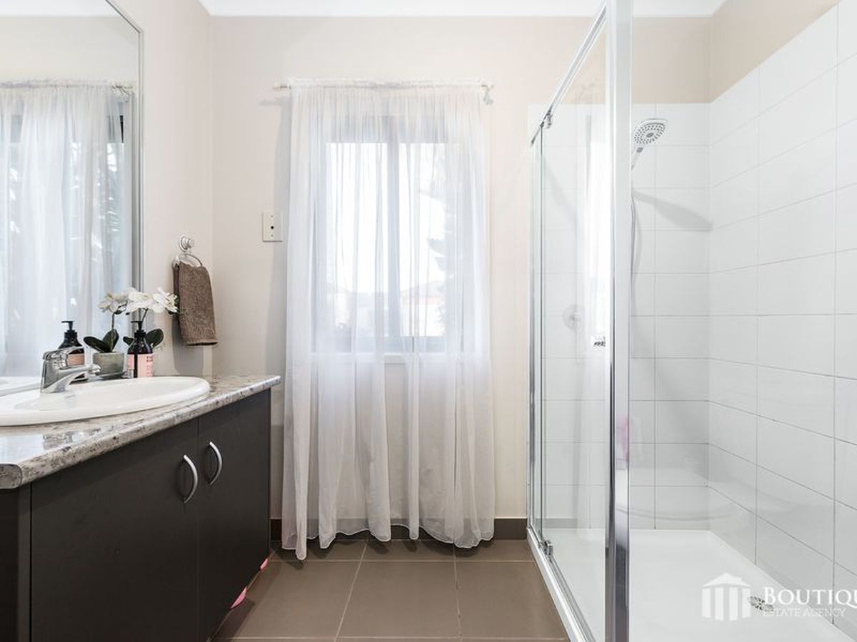 42 Kindred Avenue, Cranbourne North