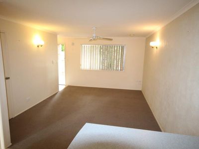 3 / 3 King Street, Urangan