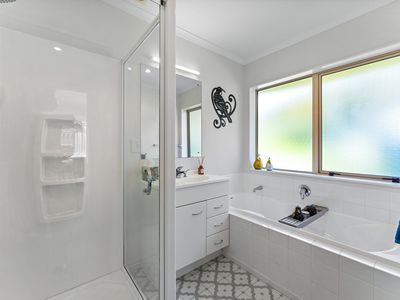 7 Omana Avenue, Shelly Beach, Helensville