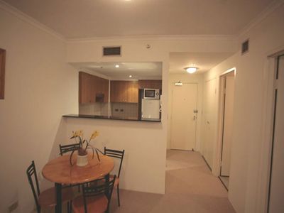 802 / 1 Hosking Place, Sydney