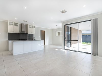 138 Woolcoot Rd, Wellard