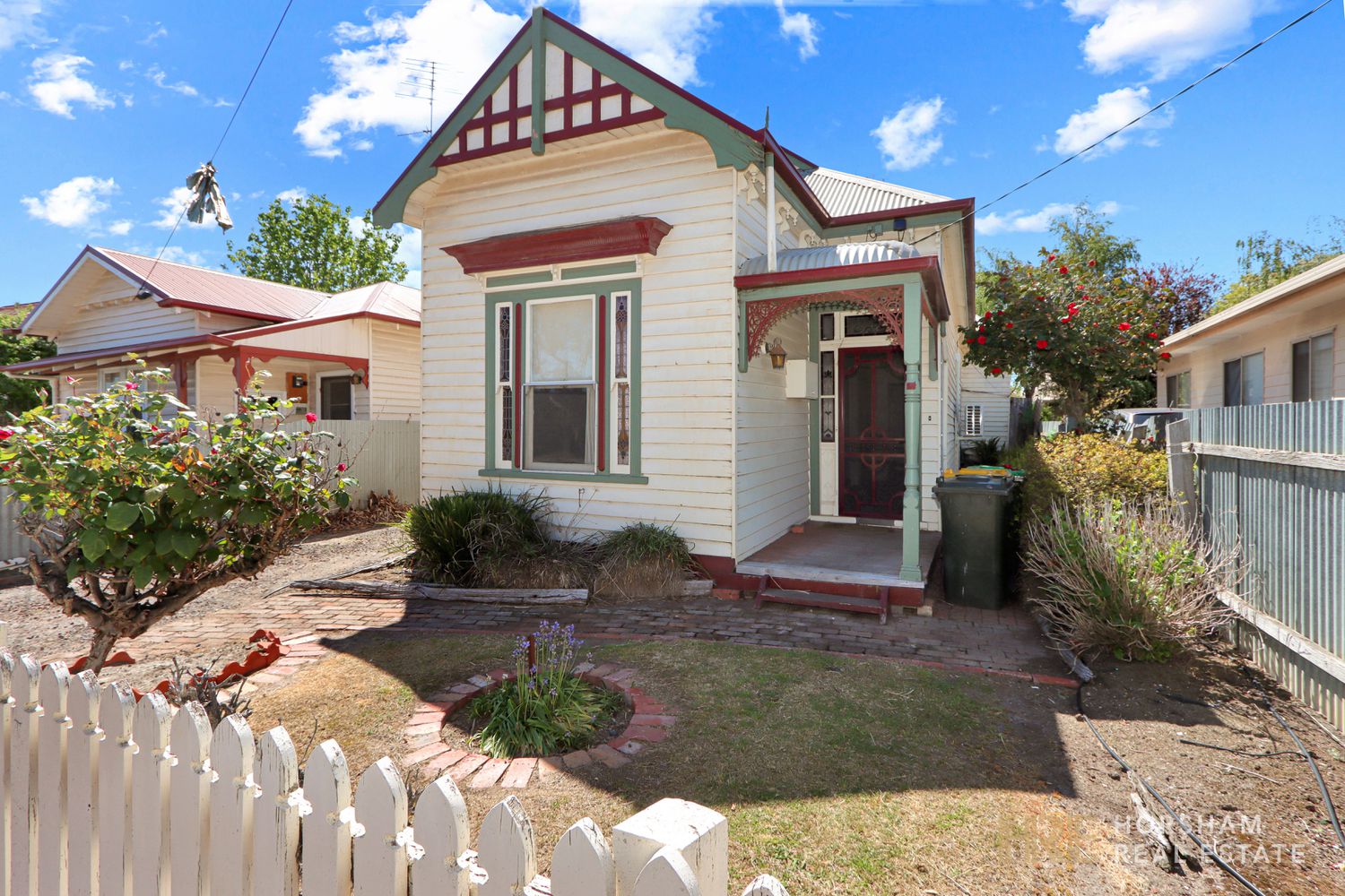 9 Henry Street, Horsham