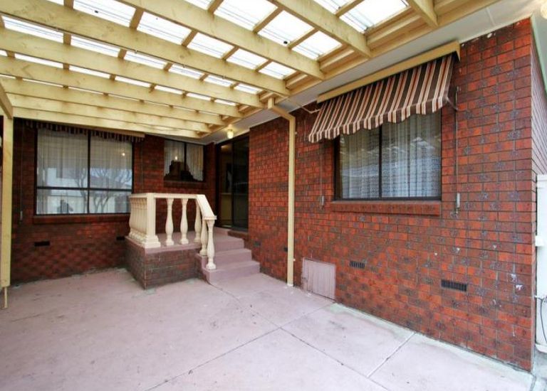 30 Sandalwood Drive, Oakleigh South