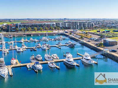 232 / 33 Quay Boulevard, Werribee South