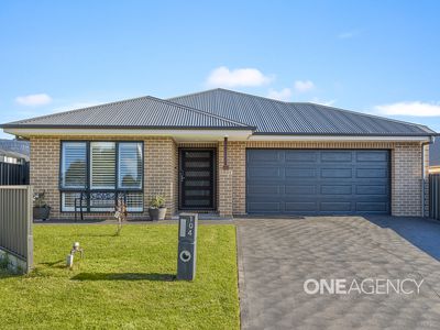 104 Broughton Avenue, Tullimbar
