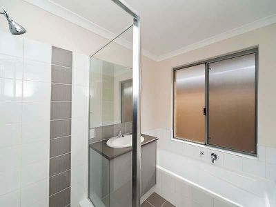 2 Dowak Lane, Byford