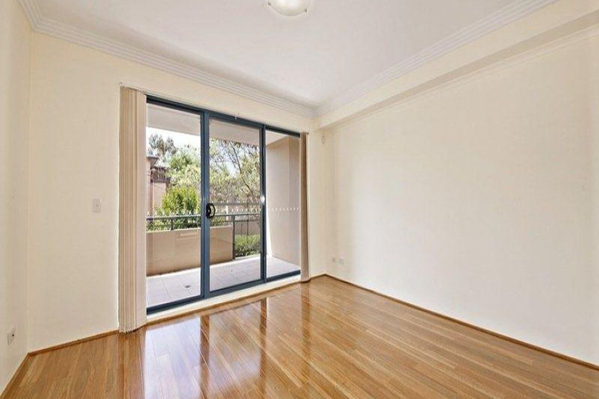 13 / 2 Tavistock Road, Homebush West
